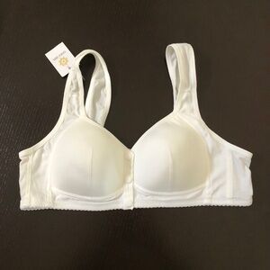 Daisy bra, NWT, Size 44/100 , wireless, front close, very soft
